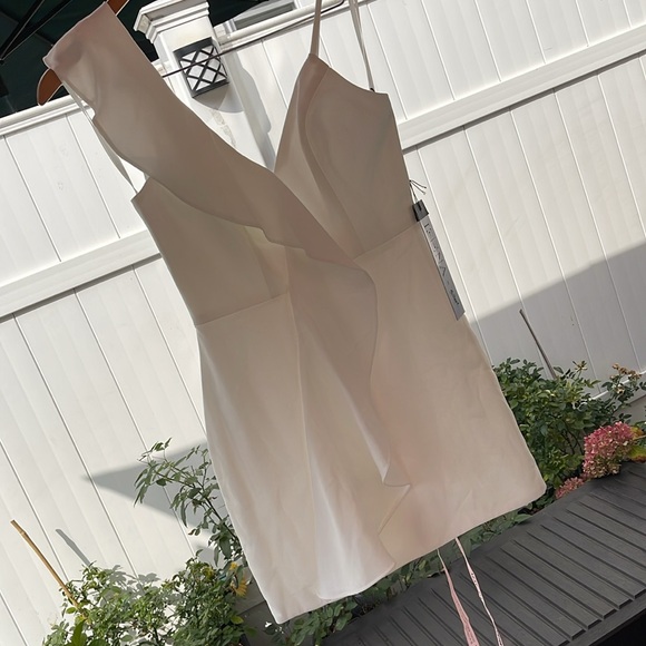 Ieena x Mac Duggal - White Asymmetrical Ruffle Mini Cocktail Dress Size 2 - Picture 6 of 12